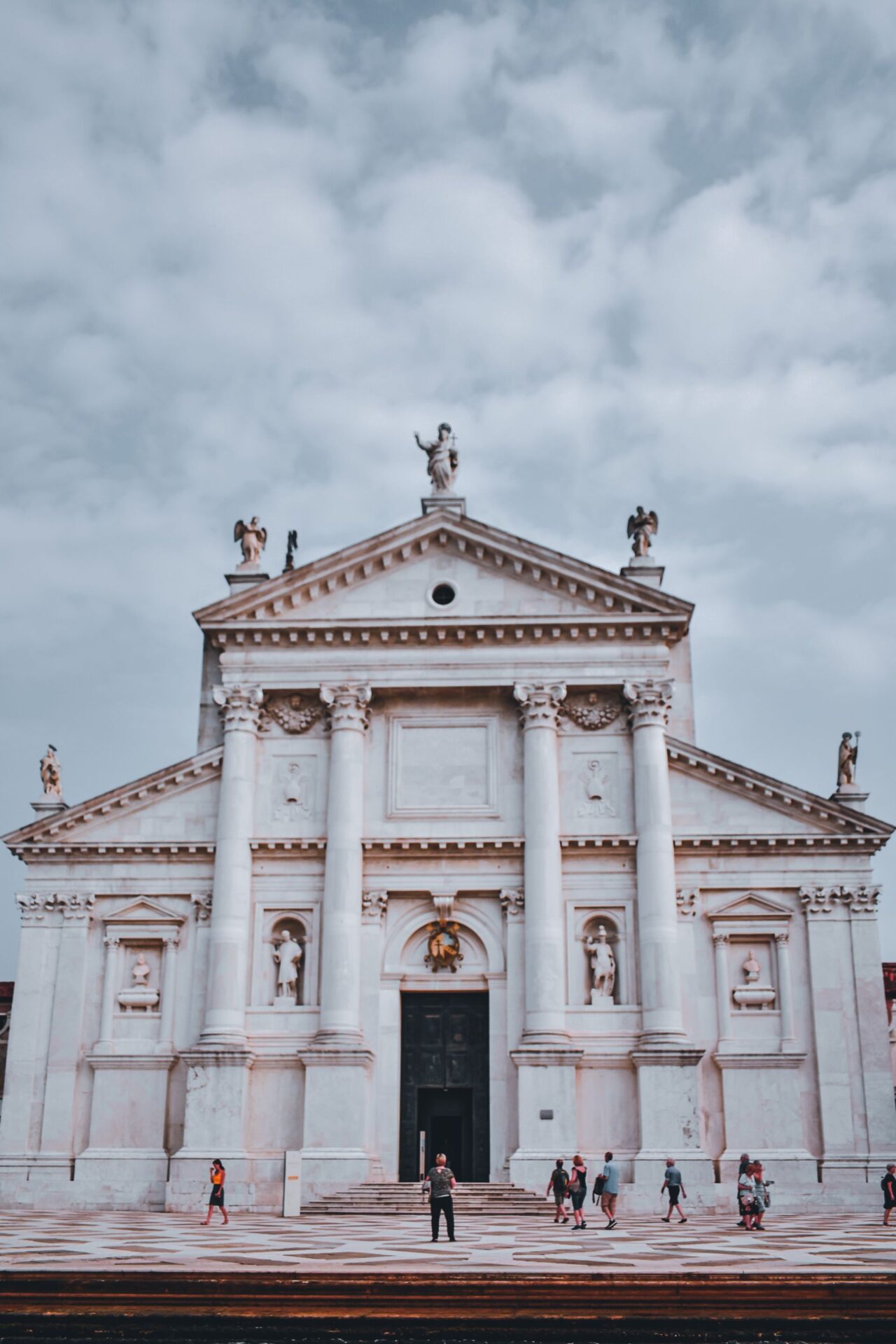 Facciata di una chiesa storica